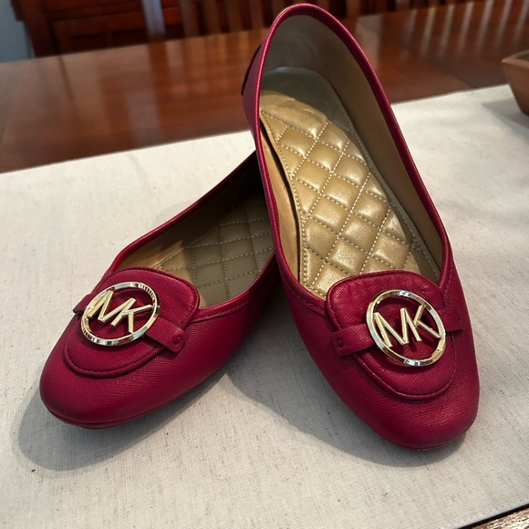 Michael Kors Pink Flats with Gold Logo Medallion - Picture 3 of 6